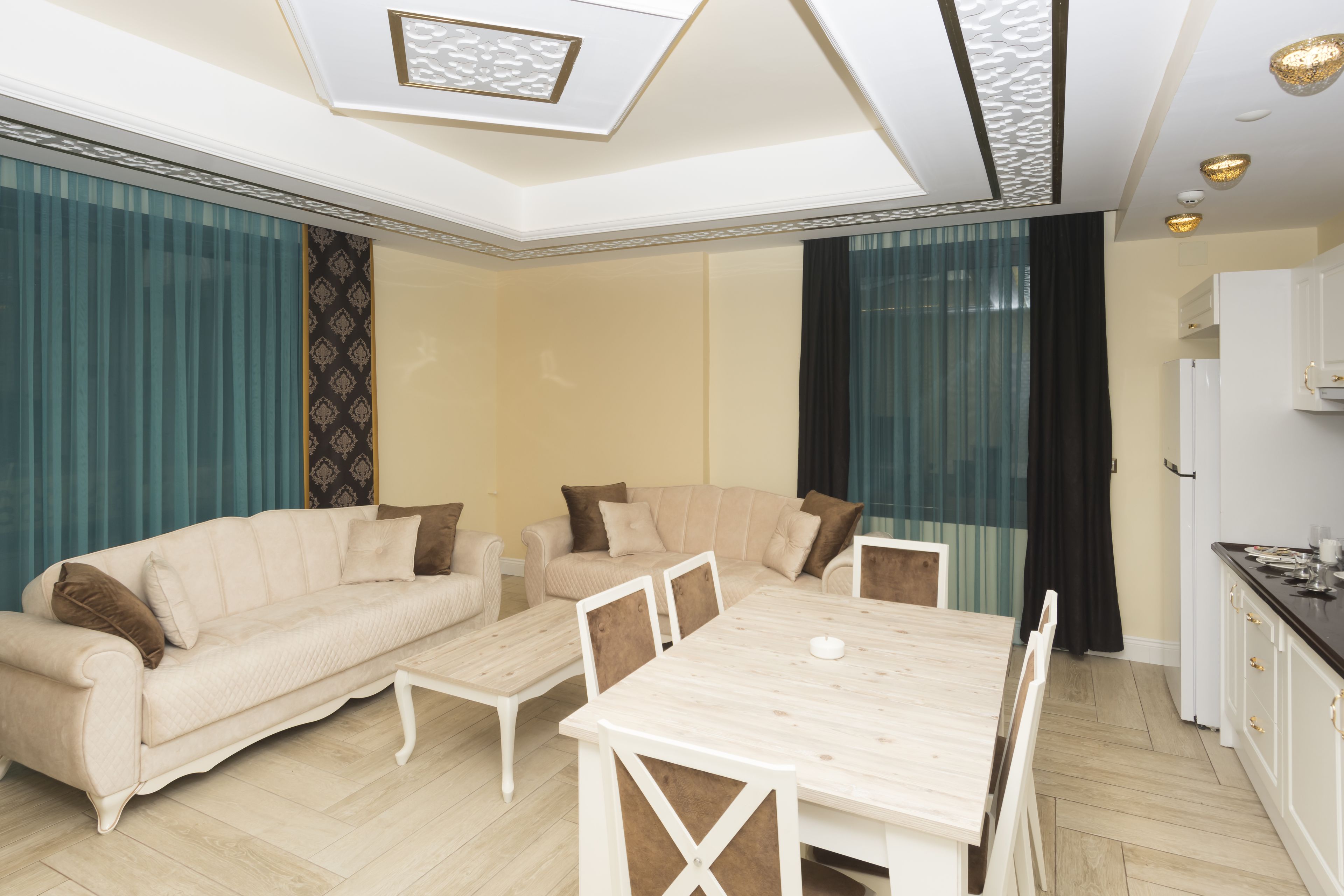 luxury suite, partial sea view | egyptian cotton sheets, premium bedding, in-room safe, desk