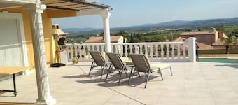 AIR-CONDITIONED VILLA SWIMMING POOL SOUTH ARDECHE 10 SLEEPING ANIMALS