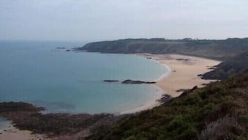 Beach nearby, sun-loungers