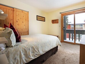 2 bedrooms, internet, bed sheets