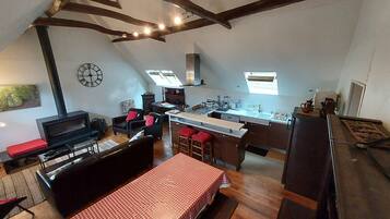 TV, DVD player, offices