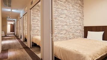 In-room safe, free WiFi, bed sheets