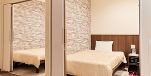 Zimmersafe, kostenloses WLAN, Bettwäsche