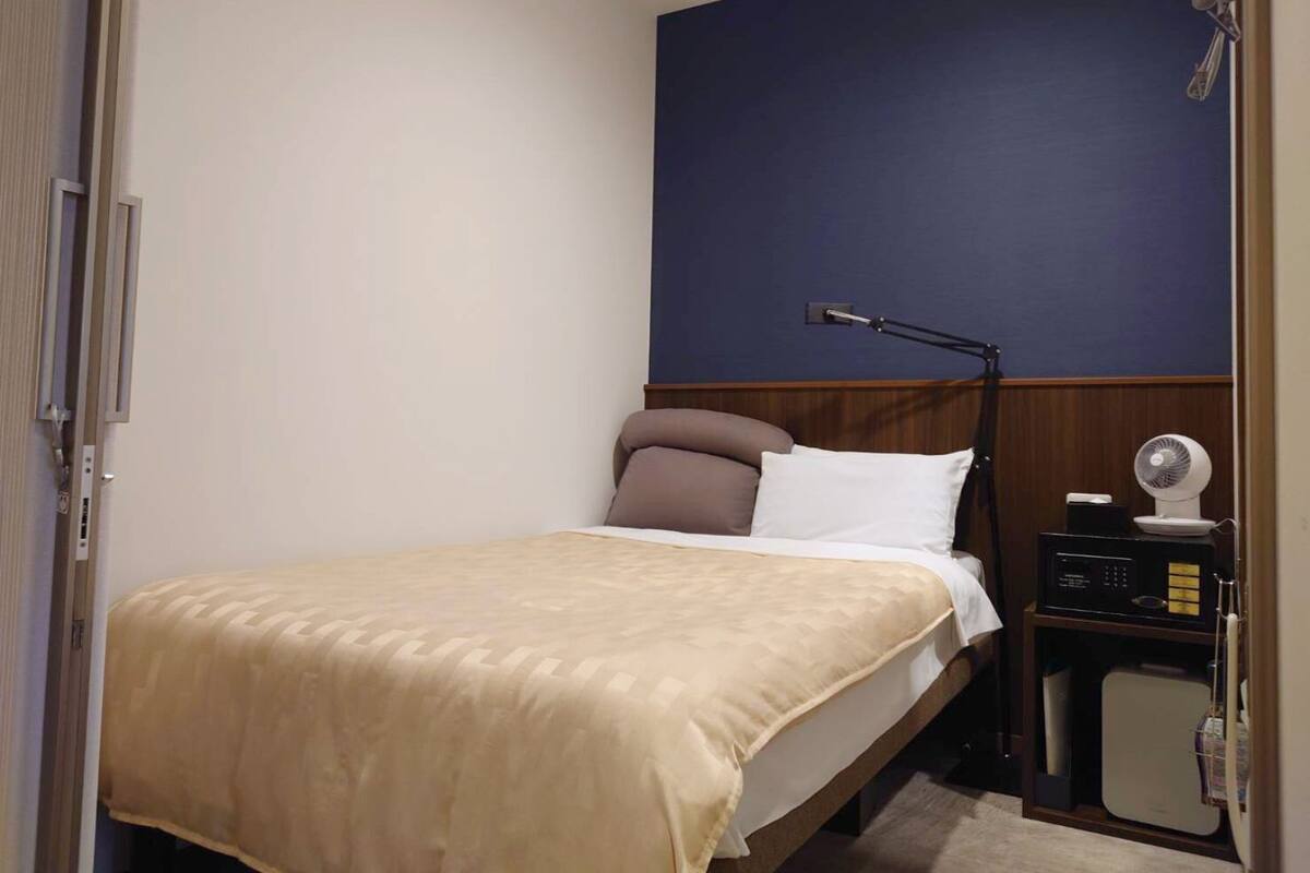 In-room safe, free WiFi, bed sheets