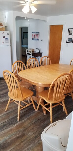 Dining - Beachside Family Getaway! 3 Doors From Beach Access. Fantastic!!!! (Biddeford)