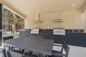 Outdoor dining - Location, Location, Location... Walk to everything Park City (Park City)