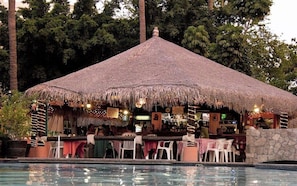 Bar (on property) - one block to medano beach , 2 blocks to the Cabo Marina & Downtown Cabo (Cabo San Lucas)