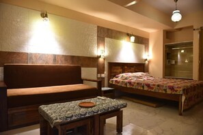Minibar, in-room safe, individually decorated, individually furnished