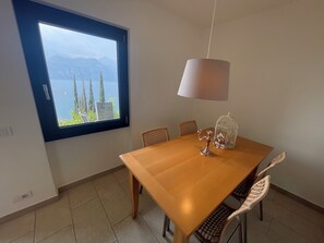 Dining - Villa with Lake Garda view, 240sqm, on 7000sqm olive grove, air conditioning, parking spaces (Malcesine, Val di Sogno)
