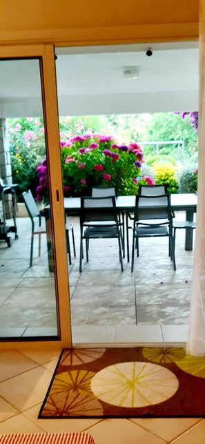 Dining - 2026 Comfort rental private heated pool 2 bedrooms air conditioning (Porto-Vecchio)