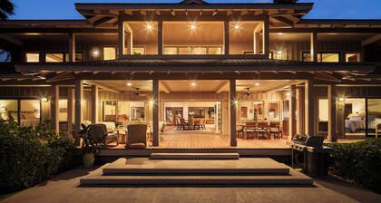 Serene PUAKO BEACHFRONT ESTATE. All Oceanview bedrooms, Large Courtyard Pool.