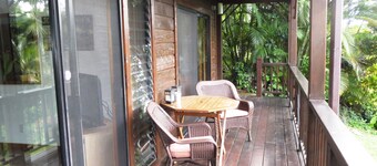 Wailua Hideaway - One Bedroom Stream-Side Apartment