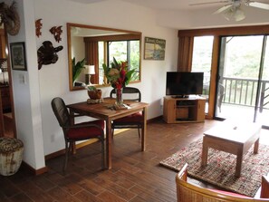 Interior - Wailua Hideaway - One Bedroom Stream-Side Apartment (Kapaa)