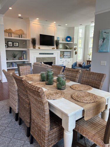 Stunning Rooftop Views. Prime Island Location