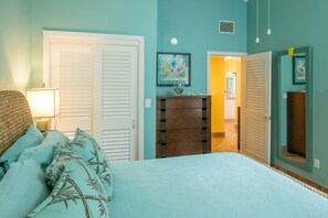 1 bedroom, desk, iron/ironing board, WiFi