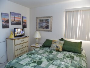 2 chambres, bureau, fer et planche à repasser, accès au Wi-Fi (inclus)