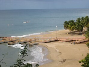 Sun-loungers, beach towels - Spacious, attractively decorated 2 BR 1bath gated Apt, 4 Mins to Jobos Beach (Isabela)