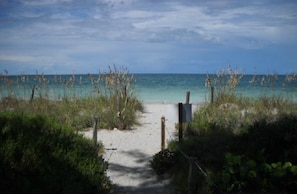 Am Strand, Liegestühle, Strandtücher