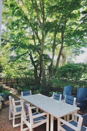 Outdoor dining - Historic Sea Captains Home in Nantucket! Perfect for Large Groups and Families (Nantucket)