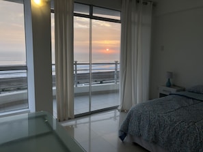 3 bedrooms, iron/ironing board, WiFi, bed sheets - Ocean Breeze Residential-Unit 401 (Huanchaco)