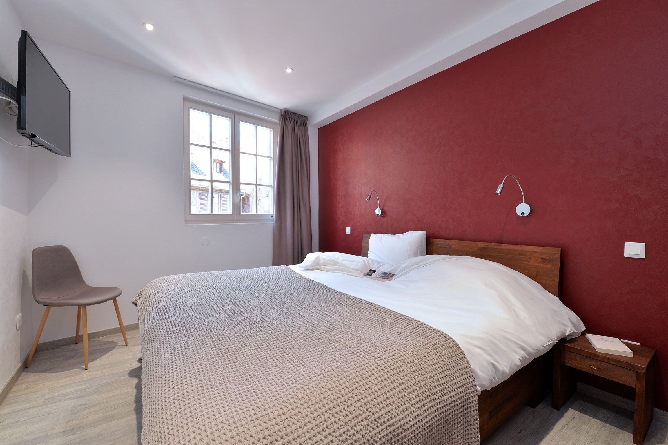 3 habitaciones, tabla de planchar con plancha y wifi gratis 