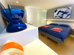 3 bedrooms, iron/ironing board, free WiFi, bed sheets - SEA VIEW, FERRIES and MARINA - Architect-designed luxury villa ***** (Roscoff)