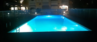 Studio BOUNTY, piscina e spiagge affascinanti 2 minuti a piedi