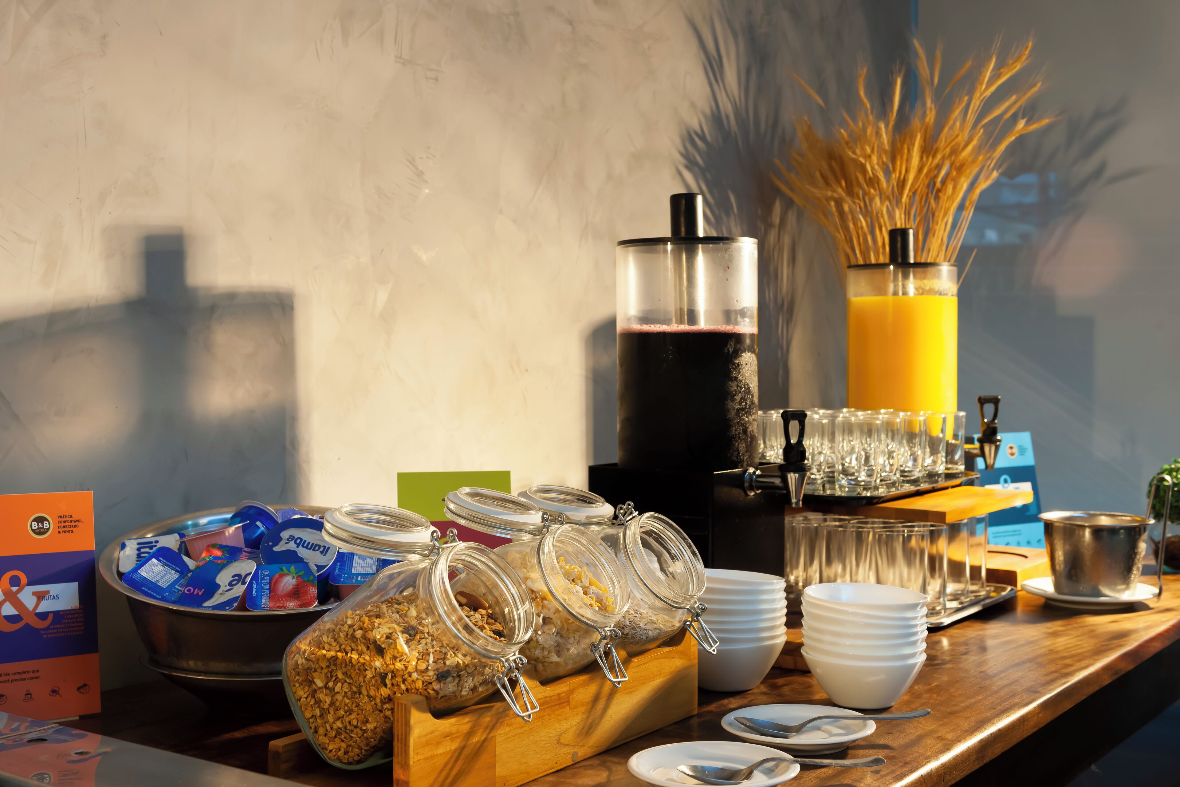 daily buffet breakfast (brl 30 per person)