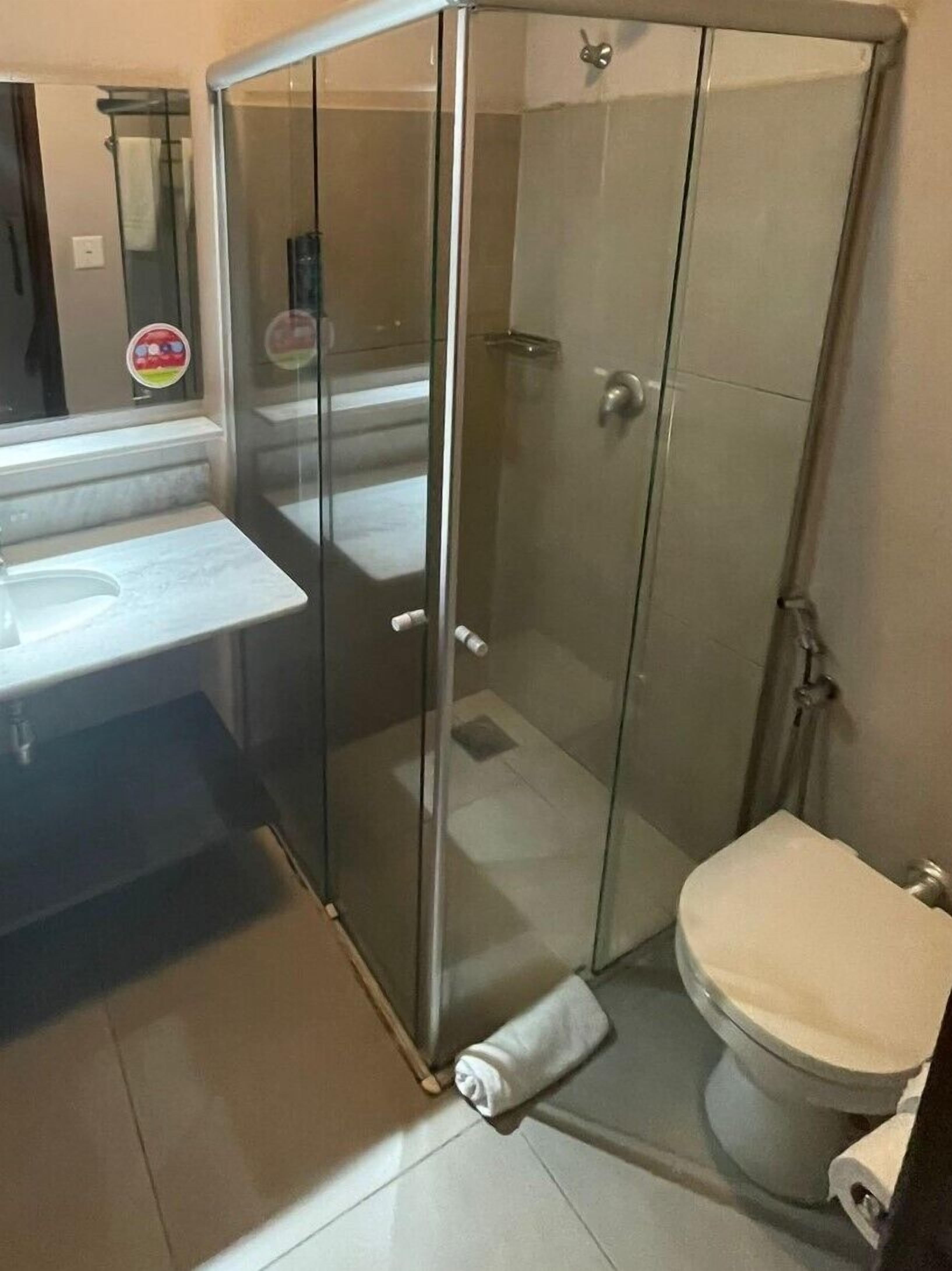 shower, free toiletries, towels