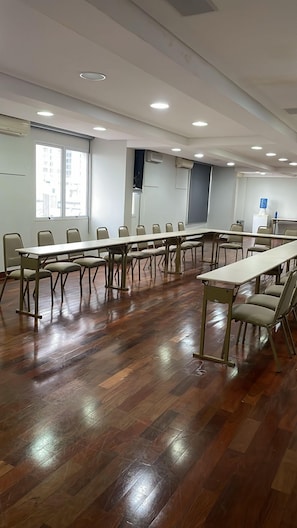 Fasilitas rapat