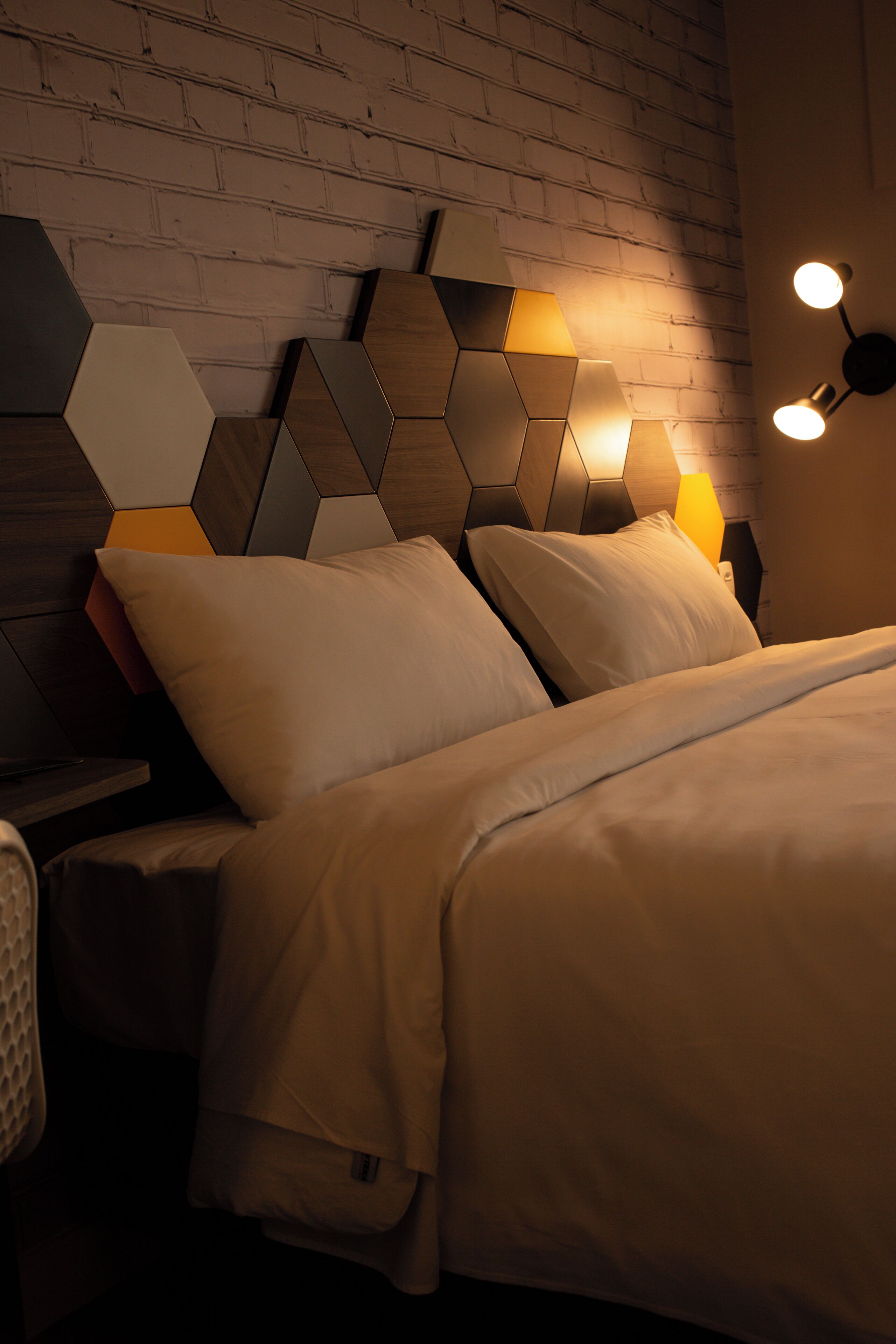 standard room, 1 double bed, non smoking | minibar, desk, soundproofing, iron/ironing board