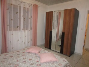 2 Schlafzimmer, Bügeleisen/Bügelbrett, Reisekinderbett, kostenloses WLAN