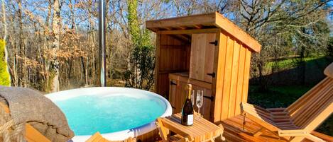Bain à remous extérieur