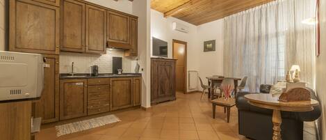 Appartamento, 2 camere da letto | Cucina privata | Frigorifero con congelatore, forno, piano cottura, macchina per tè/caffè
