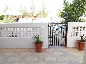 Property grounds - Magnificent villa in Mbour with swimming pool (M'bour)