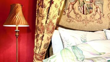 3 bedrooms, iron/ironing board, free WiFi