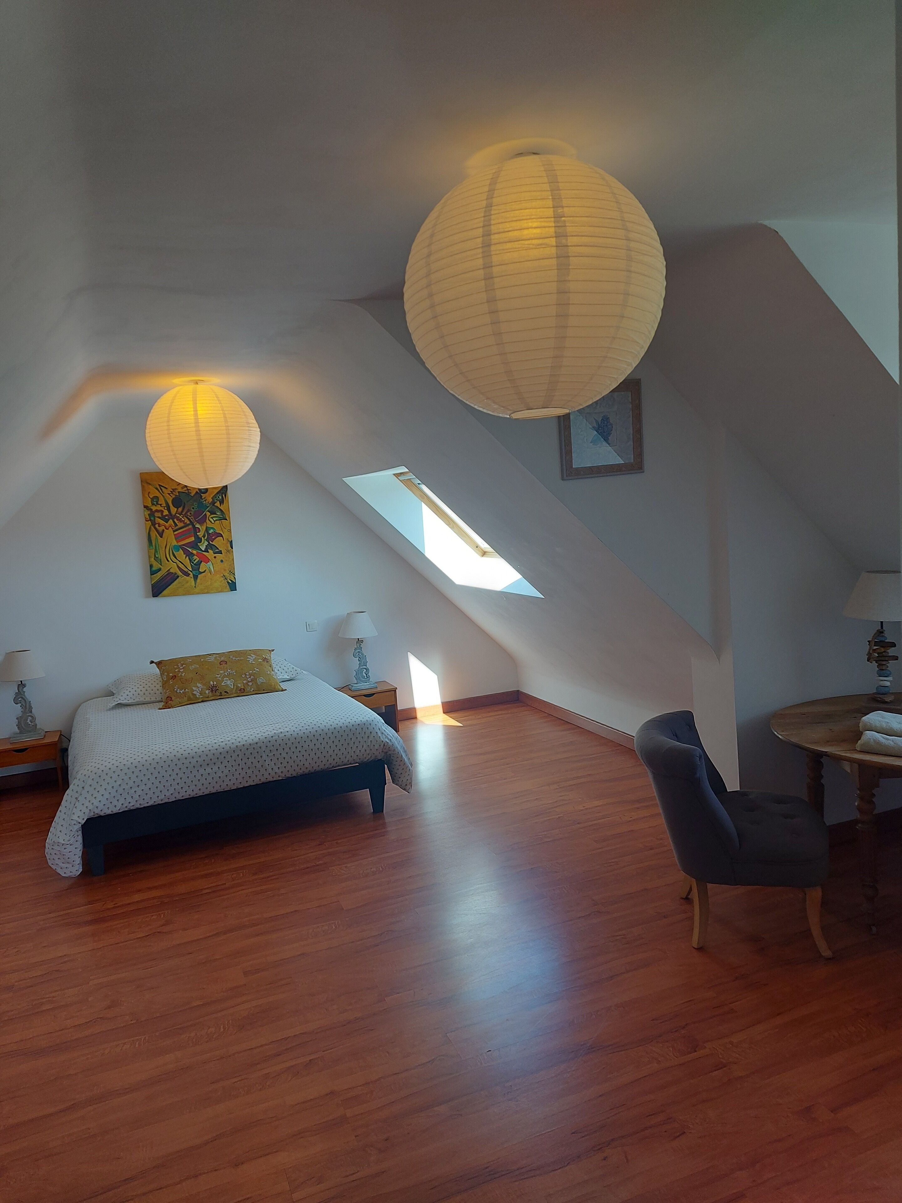 4 slaapkamers, een strijkplank/strijkijzer, reisbedje, wifi