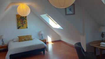 4 slaapkamers, een strijkplank/strijkijzer, reisbedje, wifi