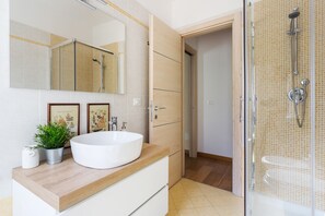 Apartment, 2 Bedrooms | Bathroom - Marconi (Verona)
