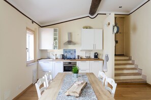 Apartment, 2 Bedrooms | Private kitchenette | Full-sized fridge, oven, stovetop, cookware/dishes/utensils - Marconi (Verona)