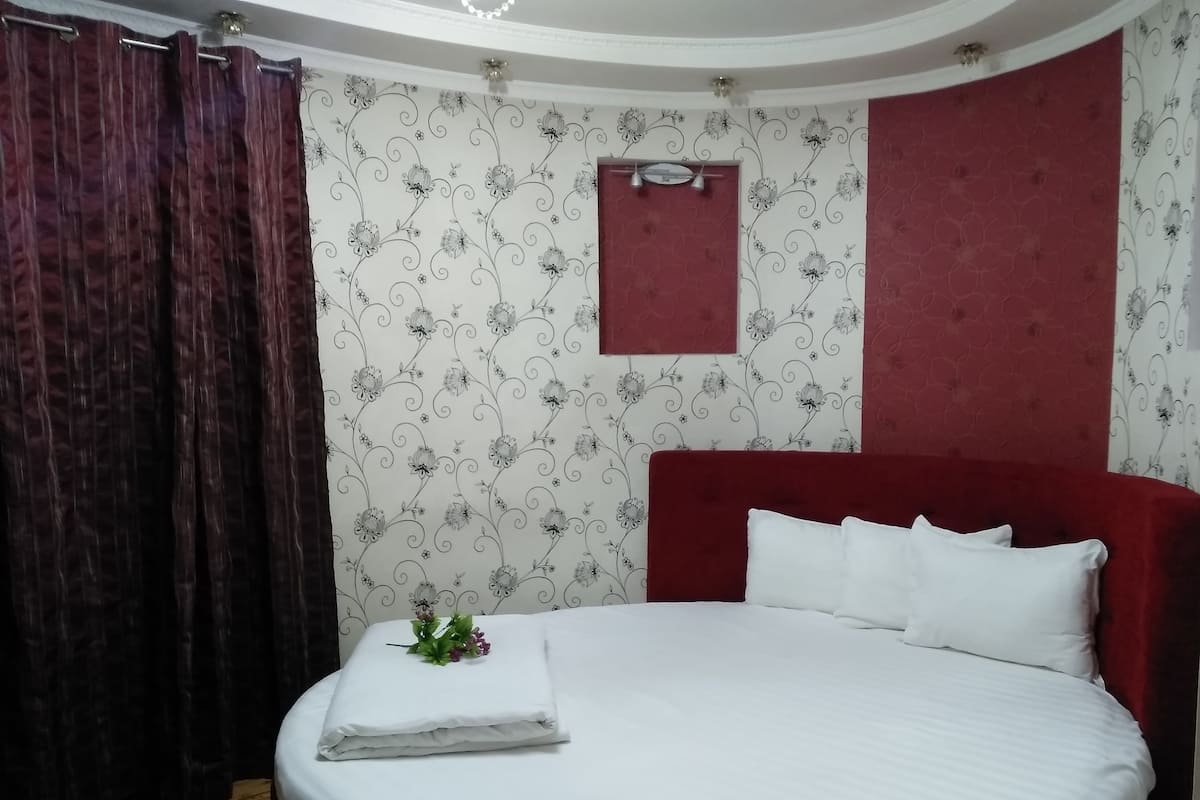 Junior Suite | Desk, soundproofing, iron/ironing board, free WiFi