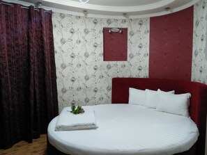 Junior Suite | Desk, soundproofing, iron/ironing board, free WiFi - RISE (Almaty)
