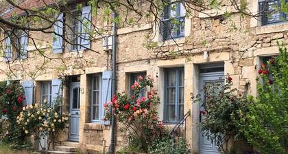 La Cour - new bright and super equipped gite.