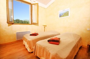 3 bedrooms, iron/ironing board, travel cot, free WiFi - Cottage 8 ps. 3 cbres. Swimming pool. Center Drôme, ideal for discovering Drome and Ardéche (Grane)