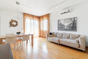 Departamento, 2 habitaciones | Área de sala de estar