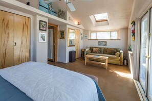 3 bedrooms, iron/ironing board, WiFi, bed sheets - Waterfront w/ views on Blackfish Creek! (Wellfleet)