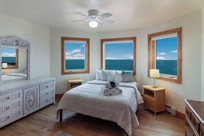 8 bedrooms, iron/ironing board, WiFi, bed sheets