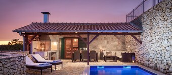 Charmante villa en pierre - Cottage avec piscine privée chauffée et belle vue sur l'océan