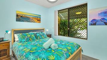 2 bedrooms, iron/ironing board, free WiFi, bed sheets