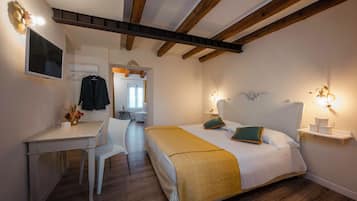 Bureau, rideaux occultants, chambres insonorisées